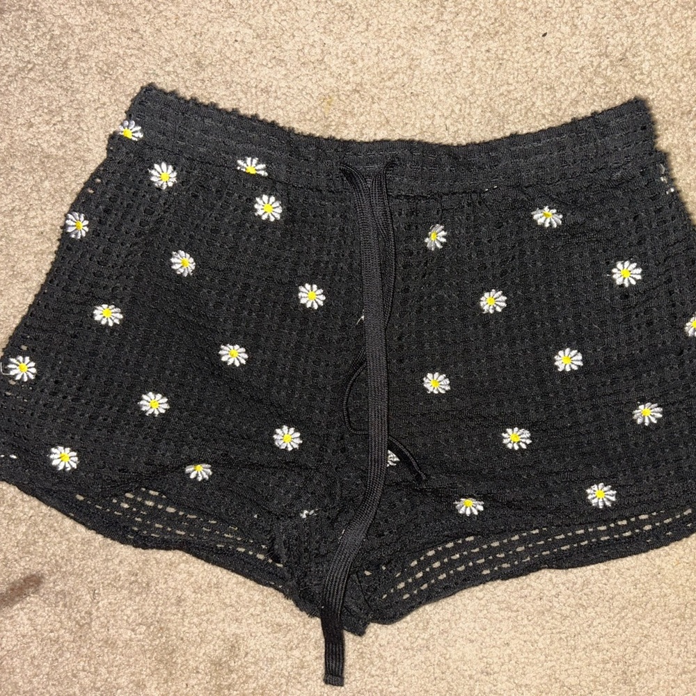 Black Daisy Crochet Women Shorts